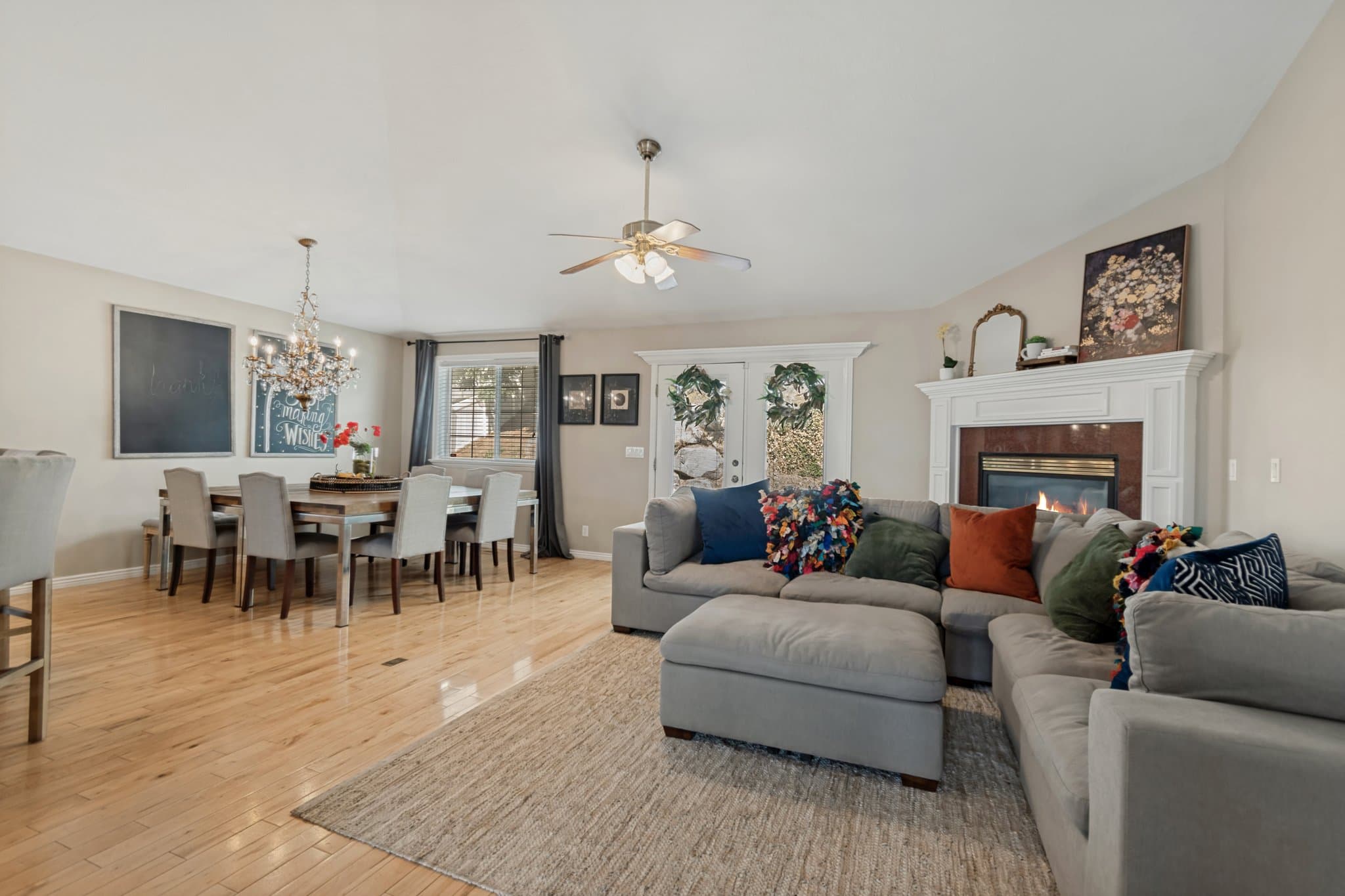 Draper House: 14767 S Brewster Dr