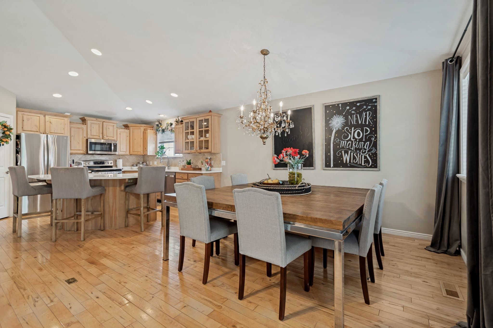 Draper House: 14767 S Brewster Dr