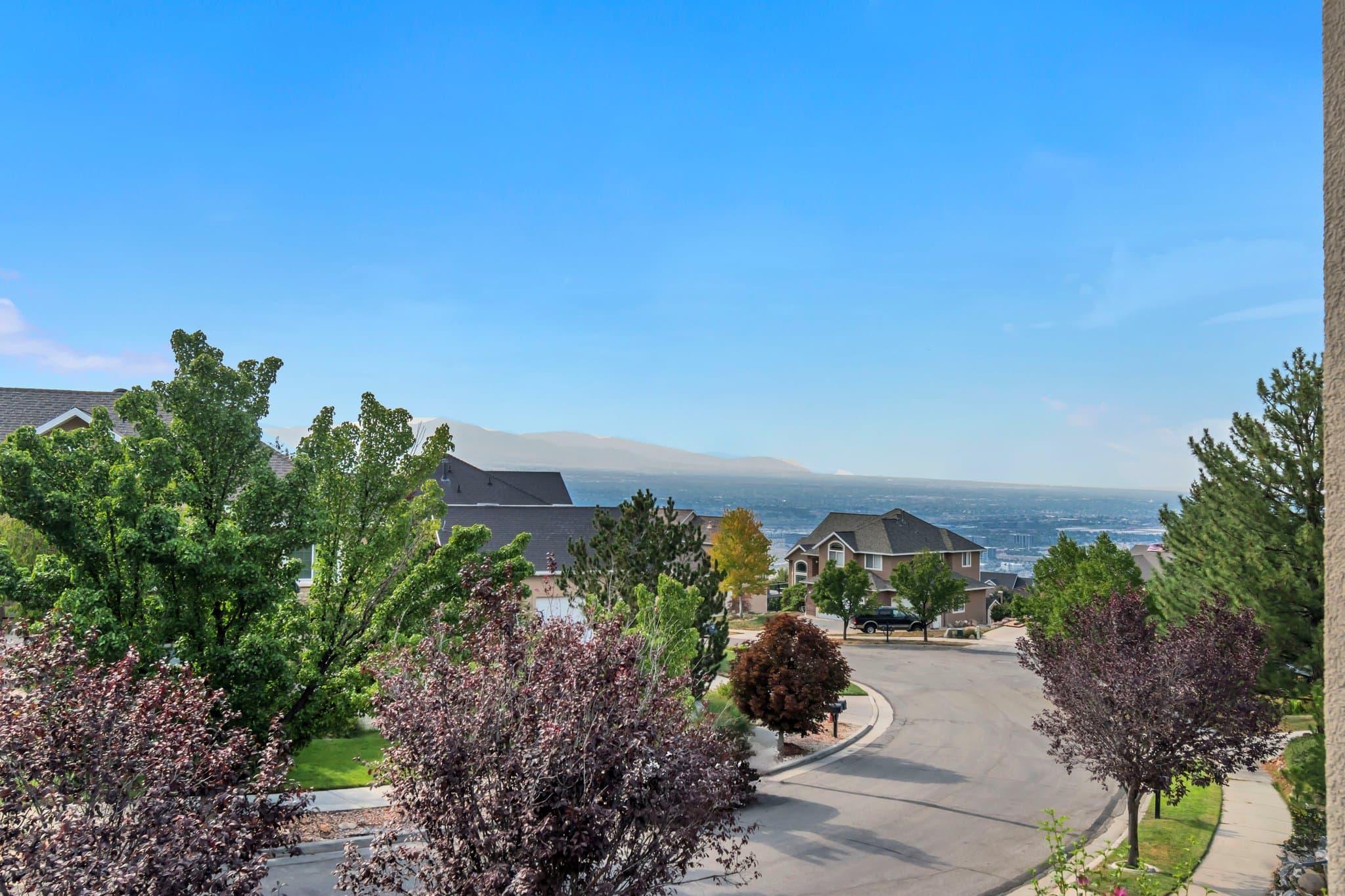 Draper House: 14767 S Brewster Dr