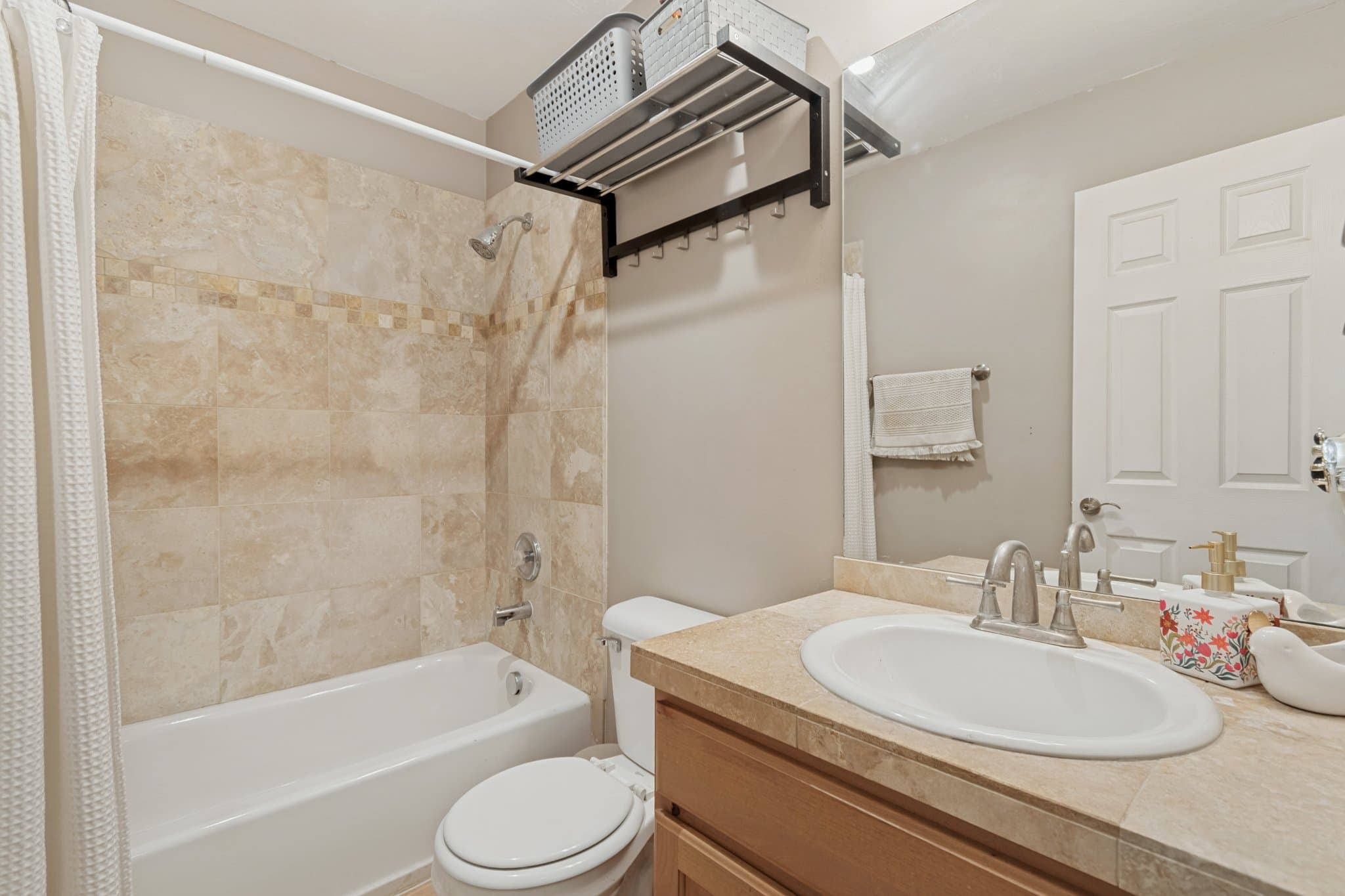 Draper House: 14767 S Brewster Dr