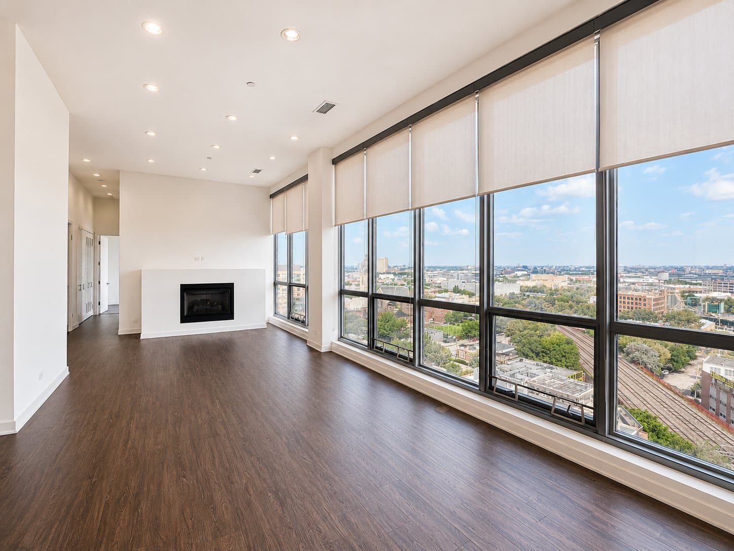 Chicago Condo: 900 W Huron