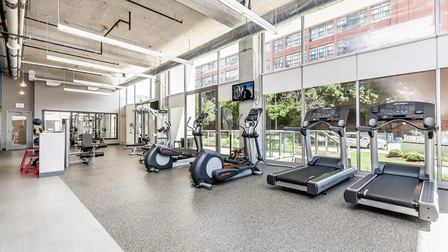 Chicago Condo: 900 W Huron