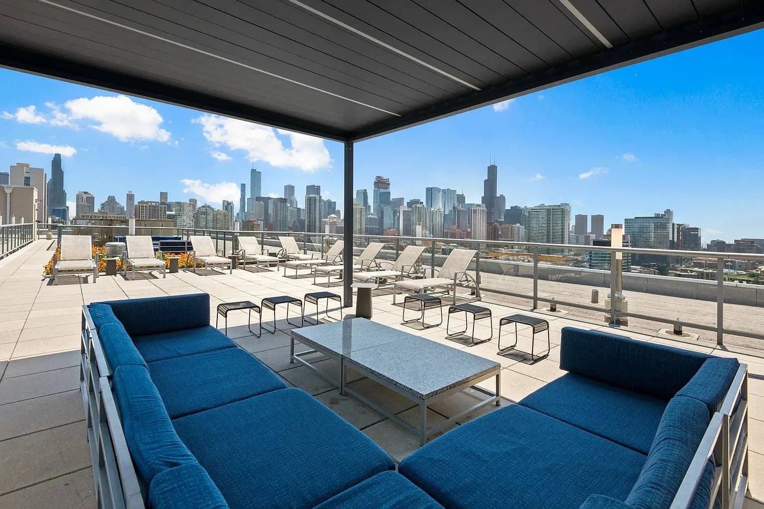 Chicago Condo: 900 W Huron