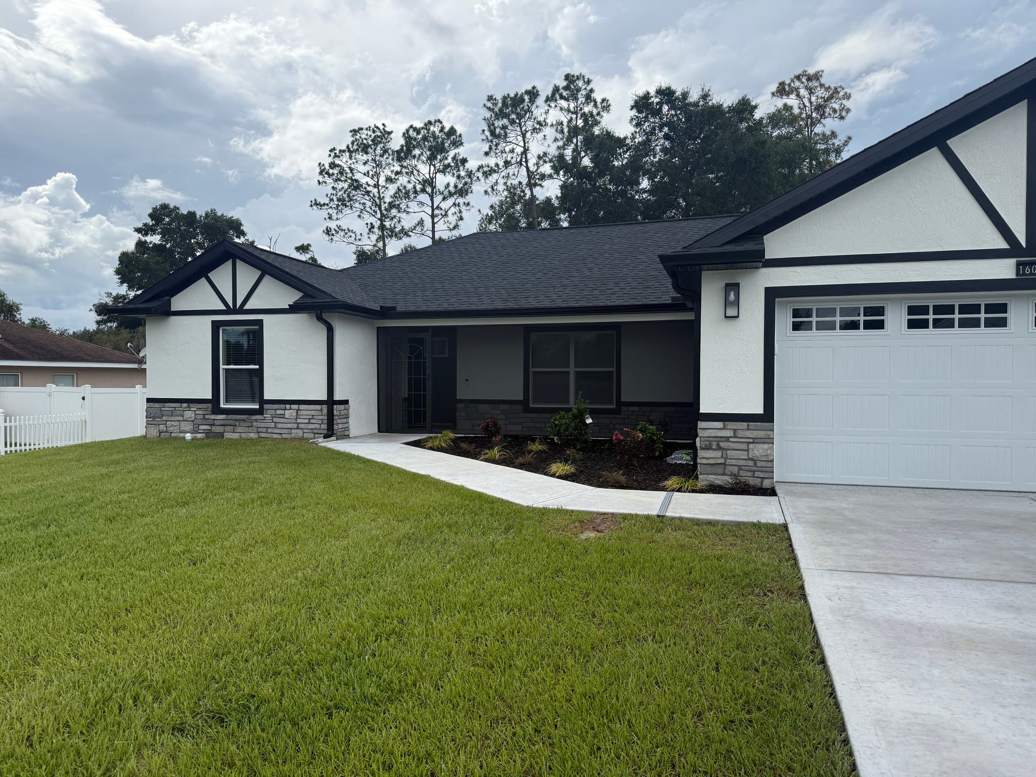 Ocala House: 1607 NE 46th Rd