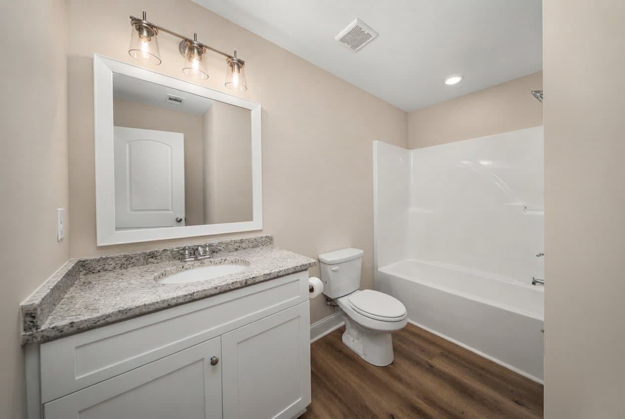 Warner Robins House: 120 Northlake Dr