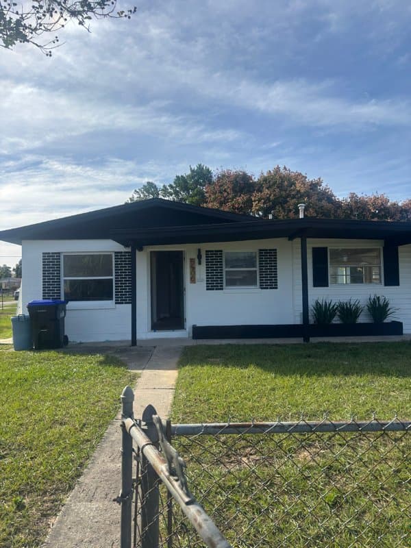 Orlando Single Room: 5500 Huber Dr.