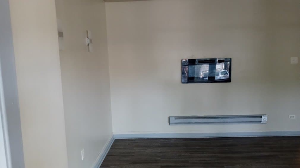 Chicago Apartment: 6943 South Indiana Avenue