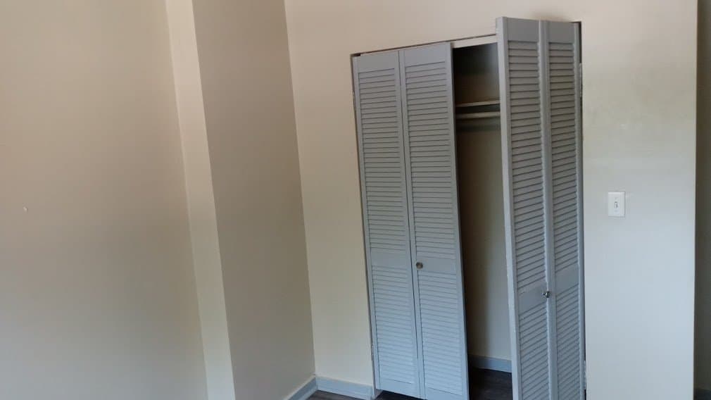 Chicago Apartment: 6943 South Indiana Avenue