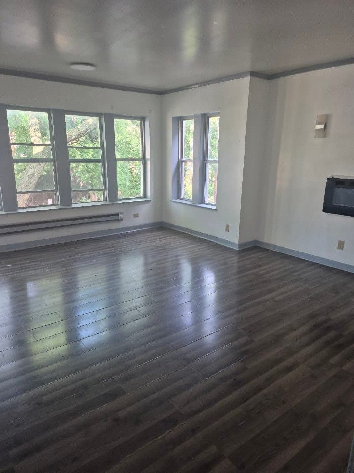 Chicago Apartment: 6943 South Indiana Avenue