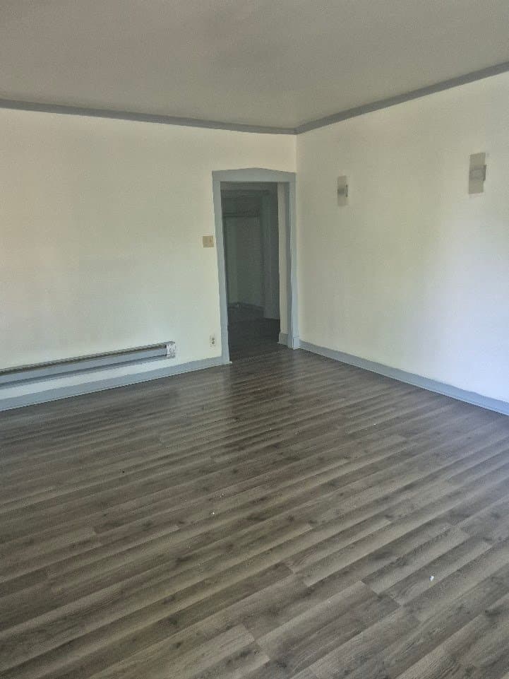 Chicago Apartment: 6943 South Indiana Avenue