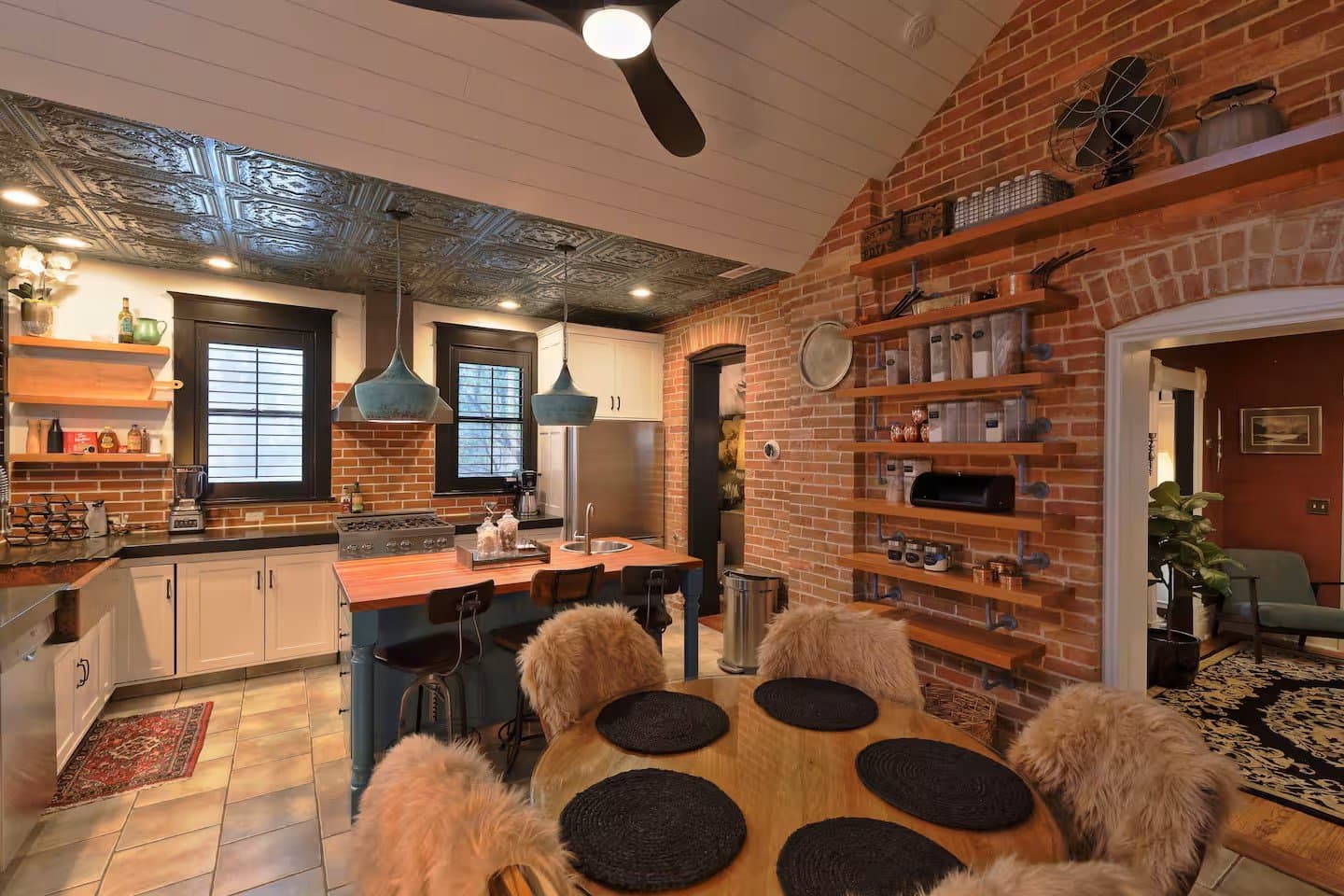 Salt Lake City House: 135 W 600 N