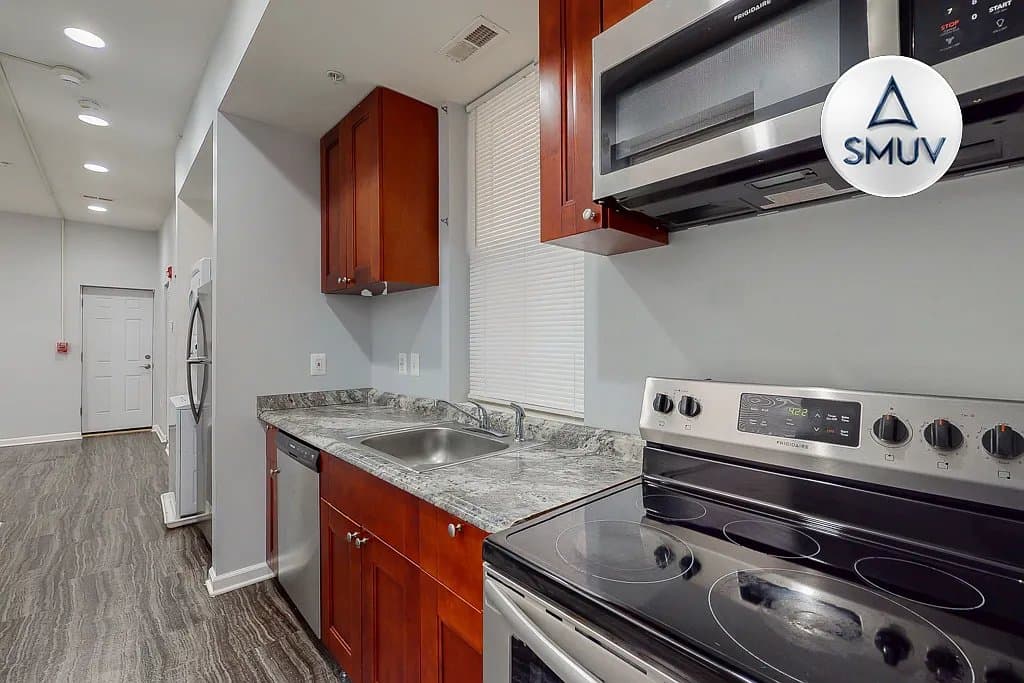 Baltimore Apartment: 2202 Maryland Ave