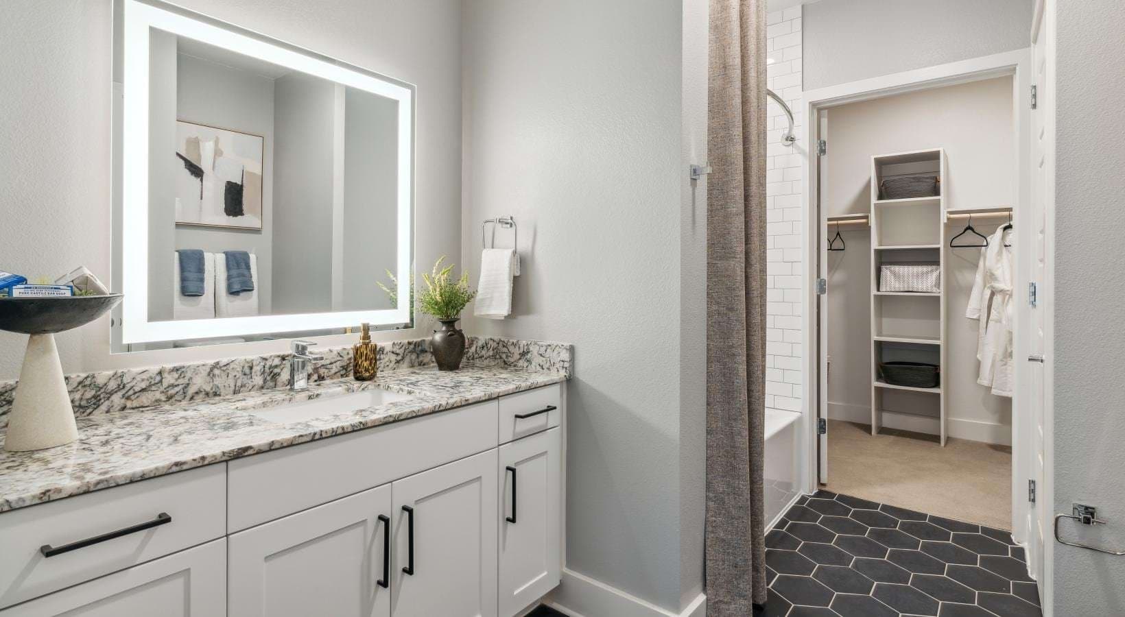 Dallas Apartment: 12389 Merit Dr