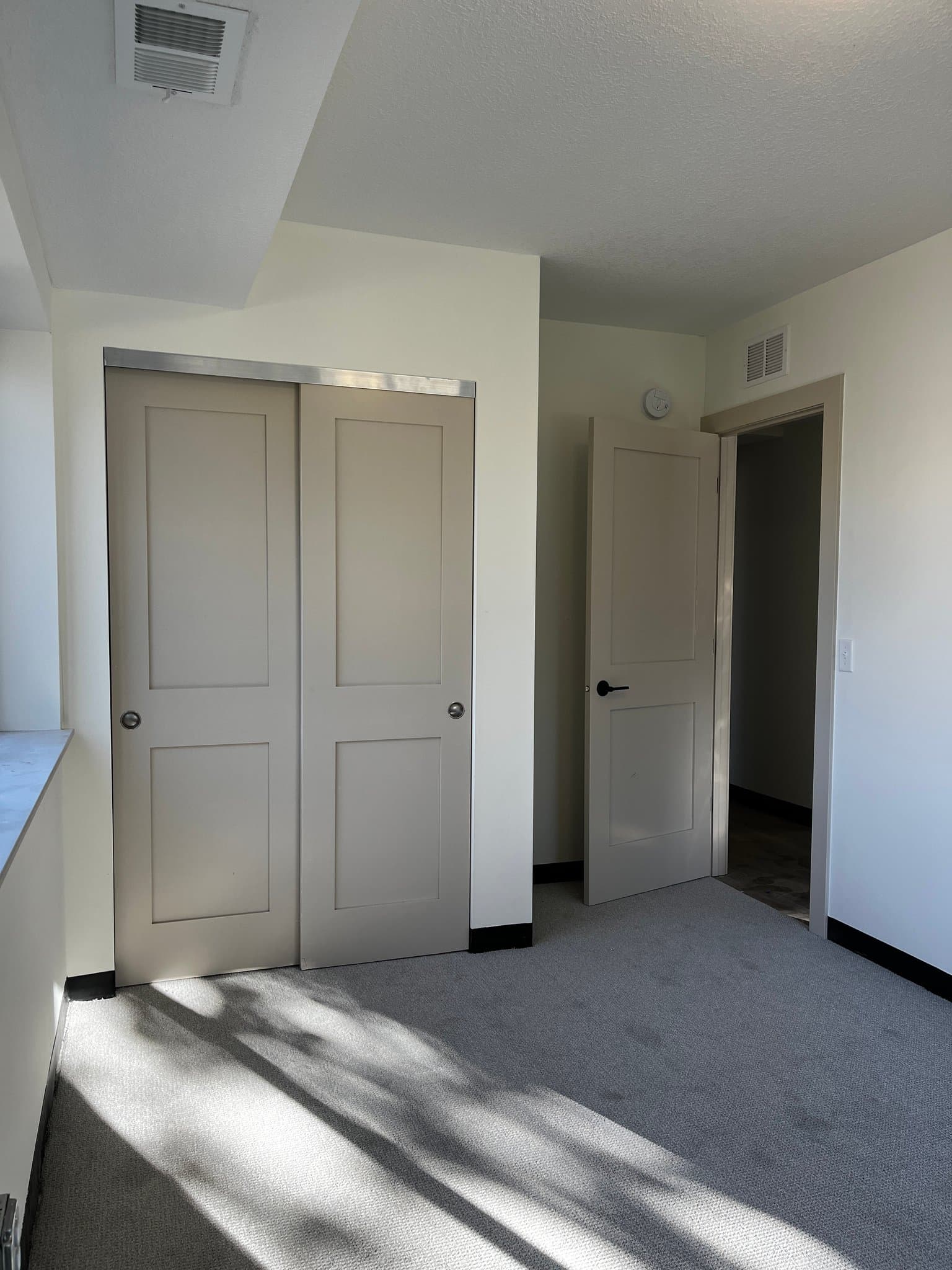 Red Wing Apartment: 480 8th St. W.