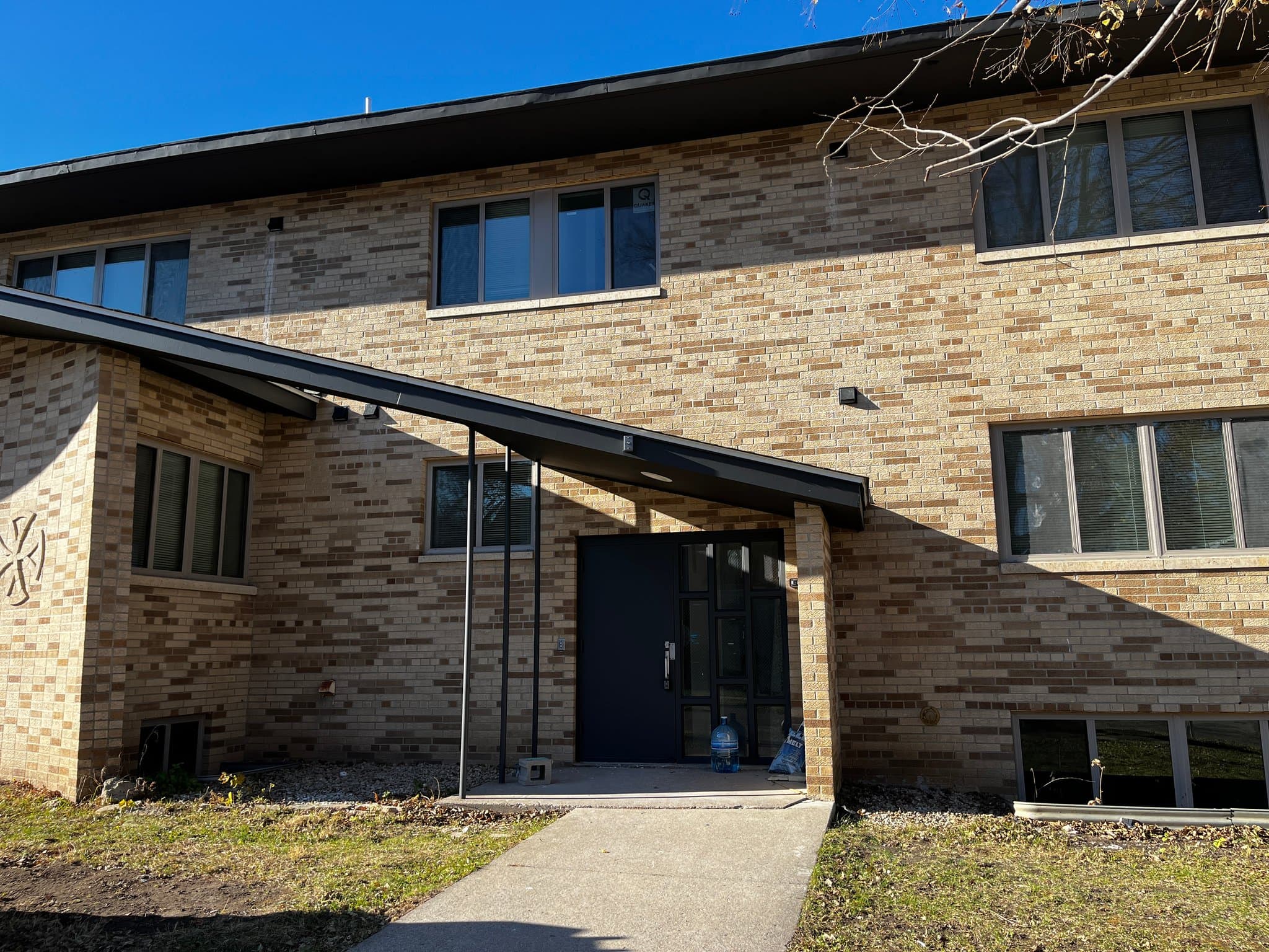 Red Wing Apartment: 480 8th St. W.