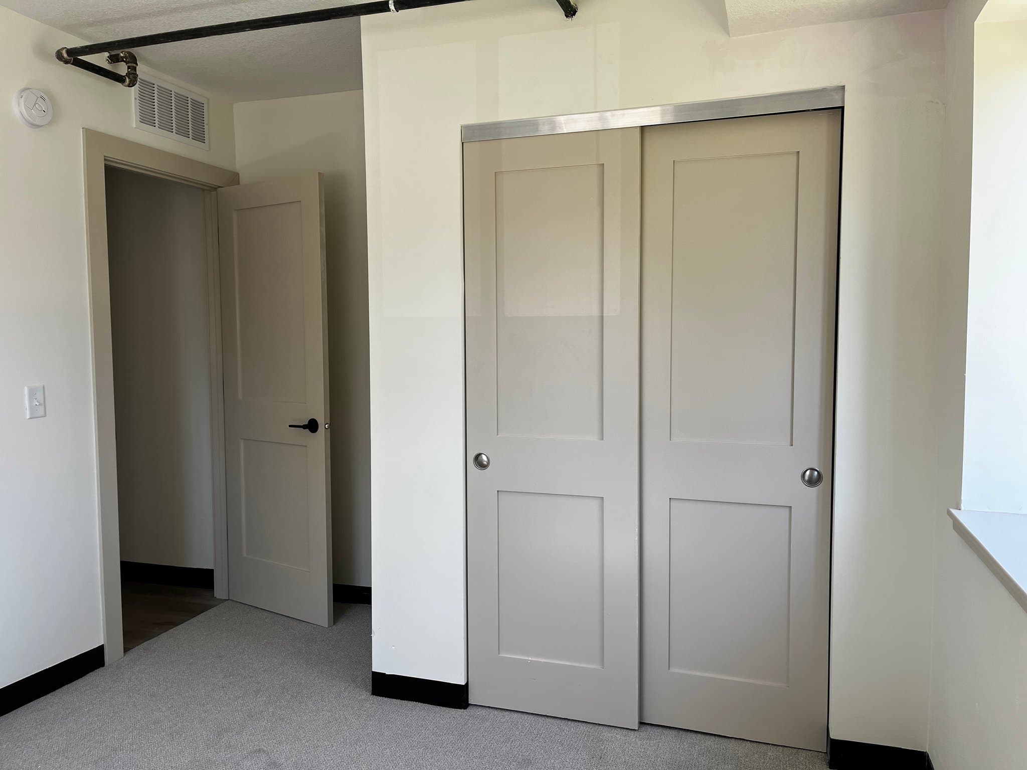 Red Wing Apartment: 480 8th St. W.