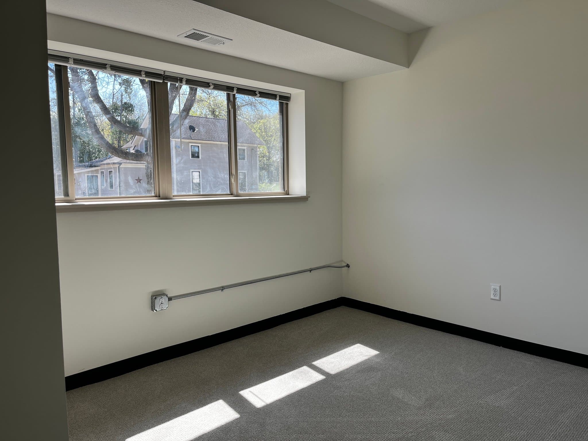 Red Wing Apartment: 480 8th St. W.