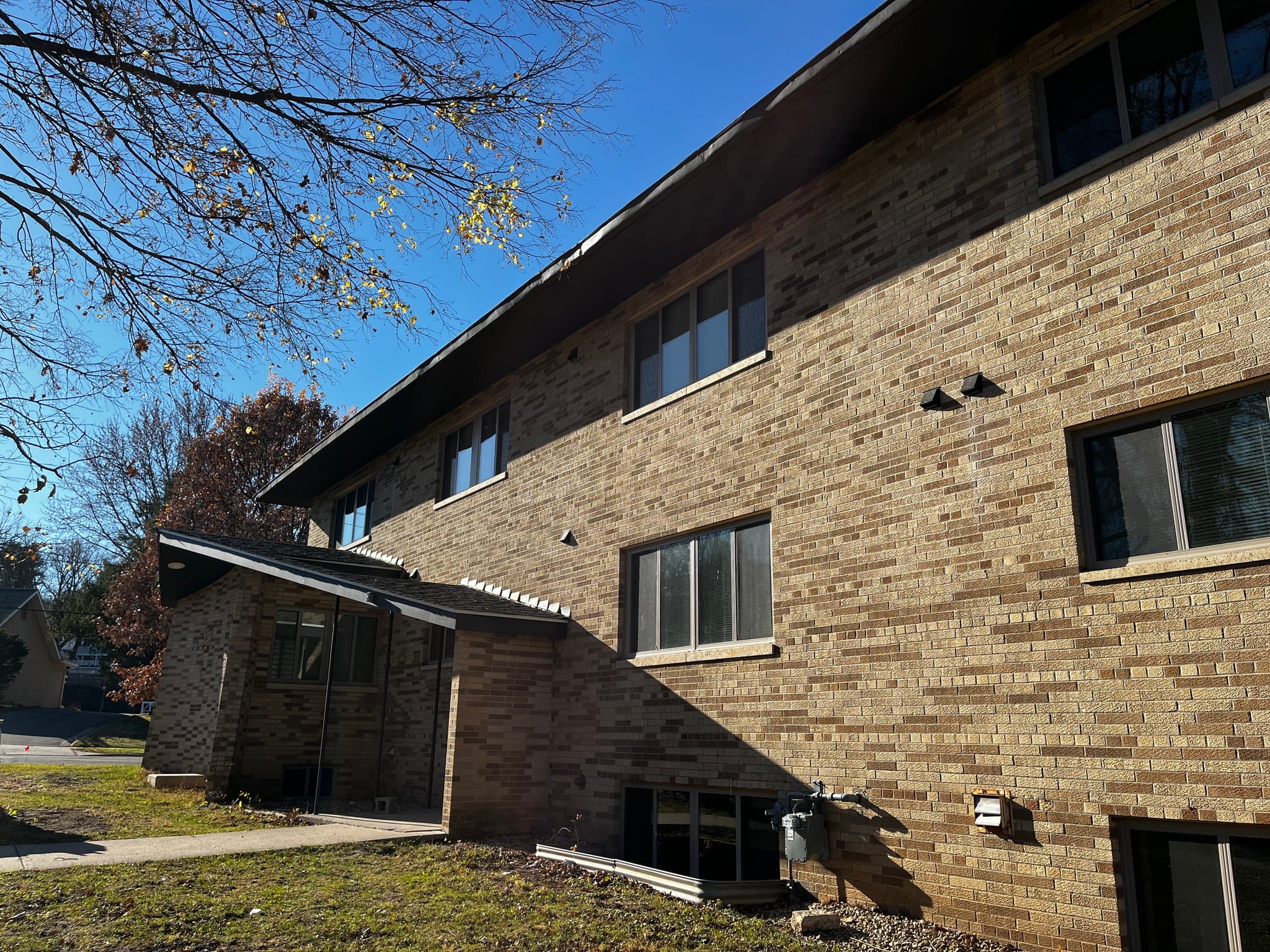 Red Wing Apartment: 480 8th St. W.