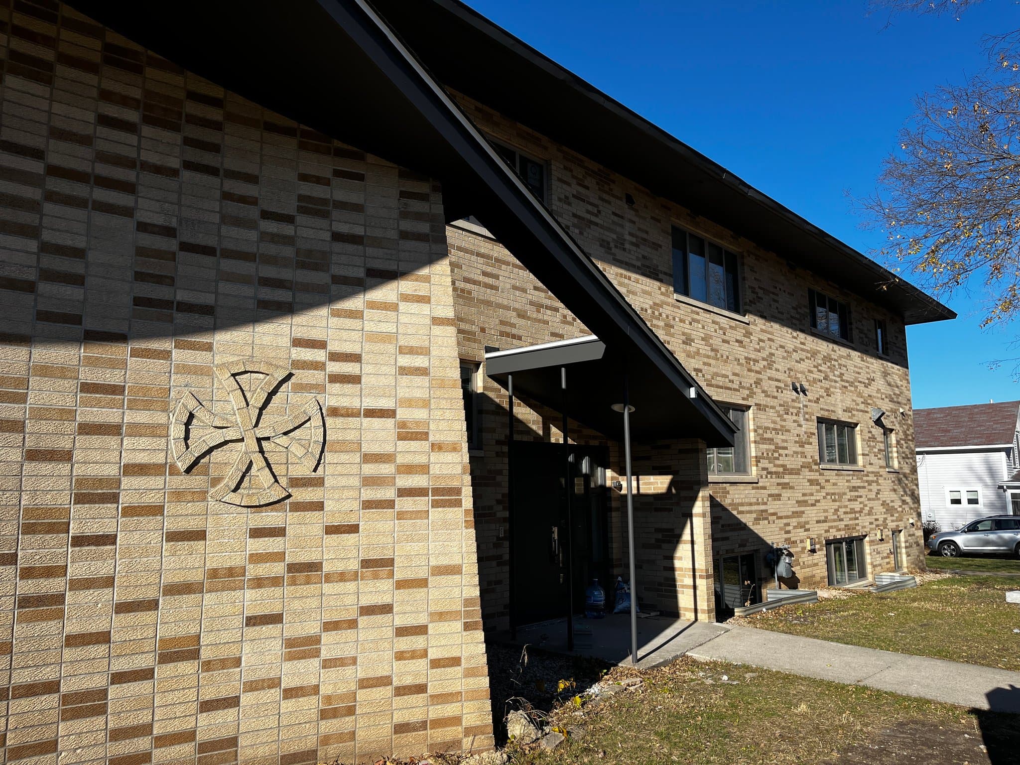 Red Wing Apartment: 480 8th St. W.