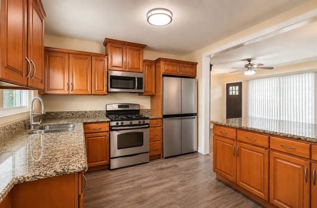 Lakewood House: 5439 Bonfair Ave
