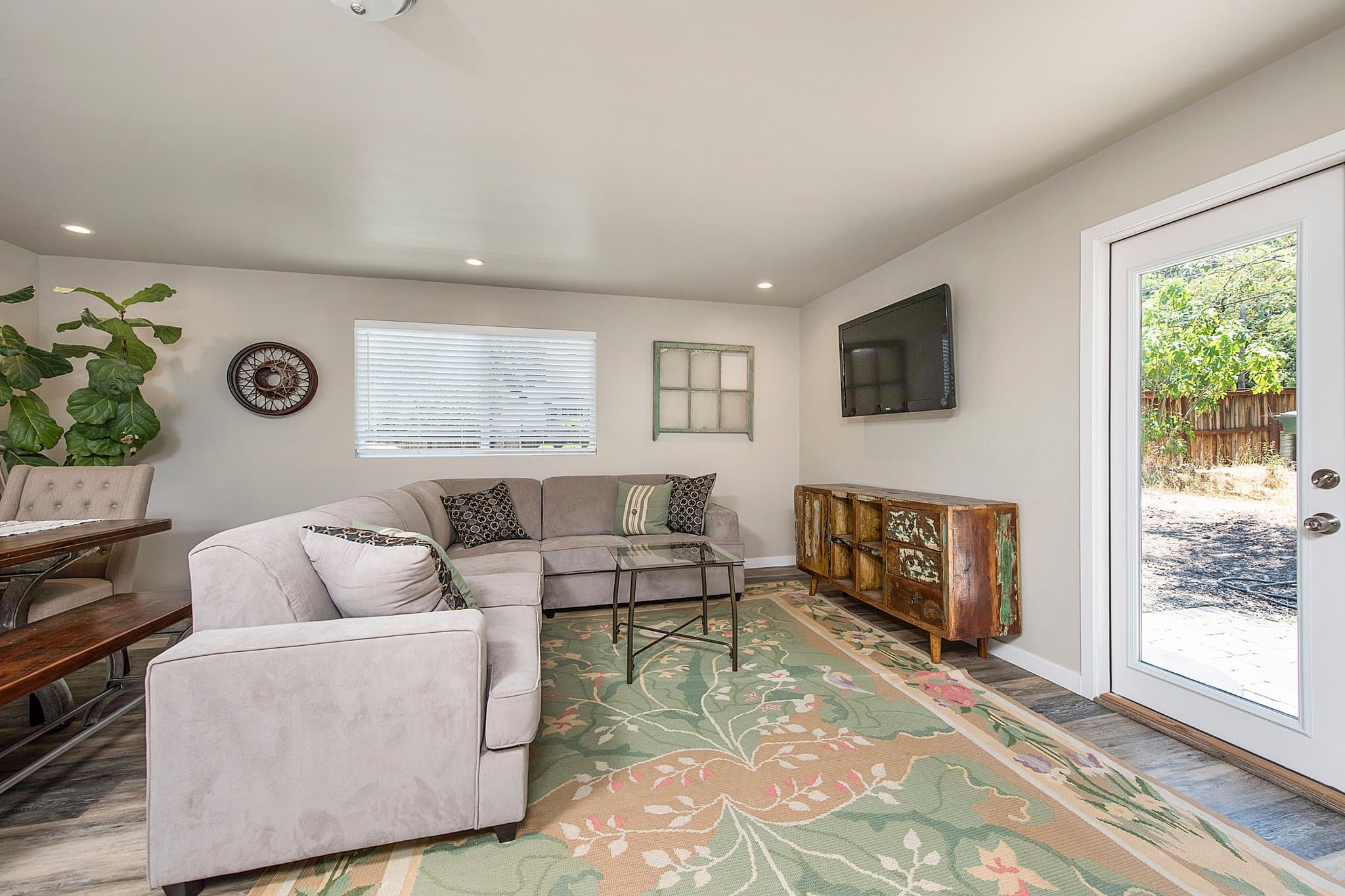 Calistoga House: 1101 Silver St