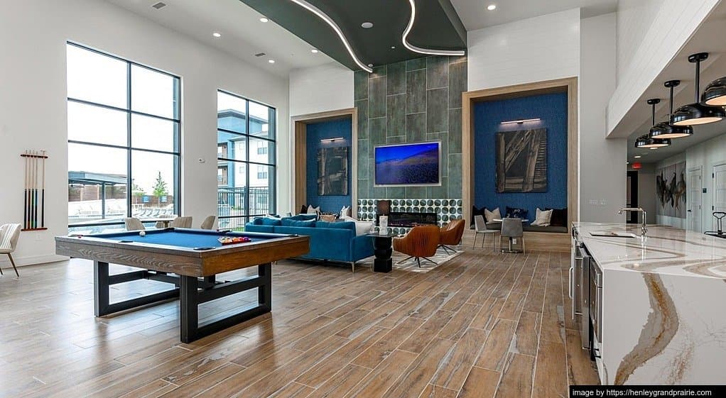Grand Prairie Apartment: 3850 Double Oak Ave