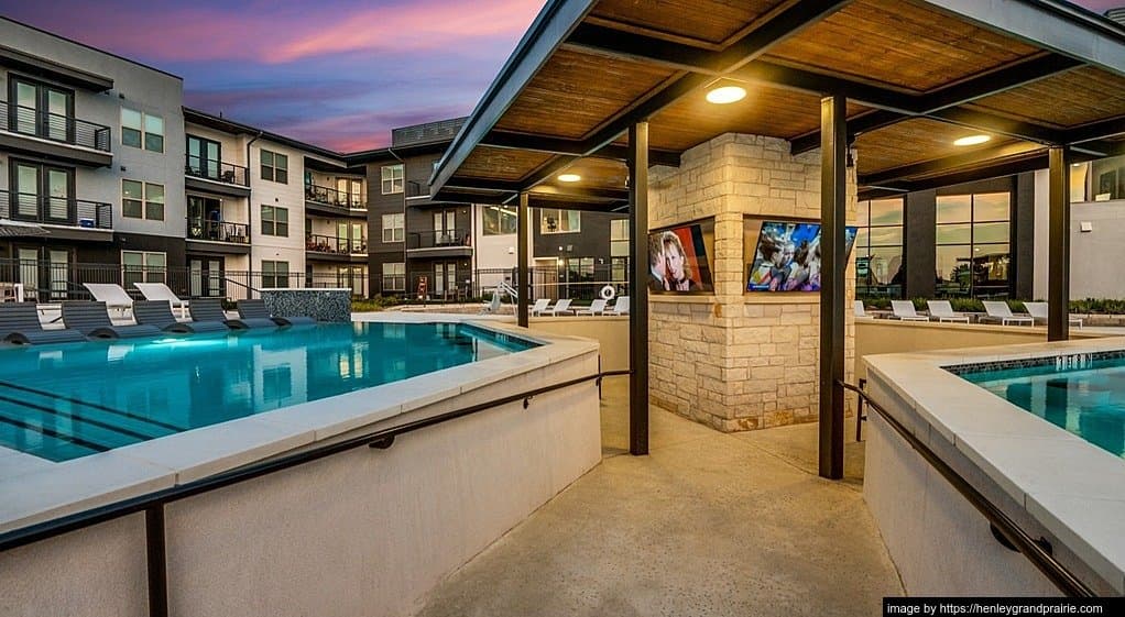 Grand Prairie Apartment: 3850 Double Oak Ave