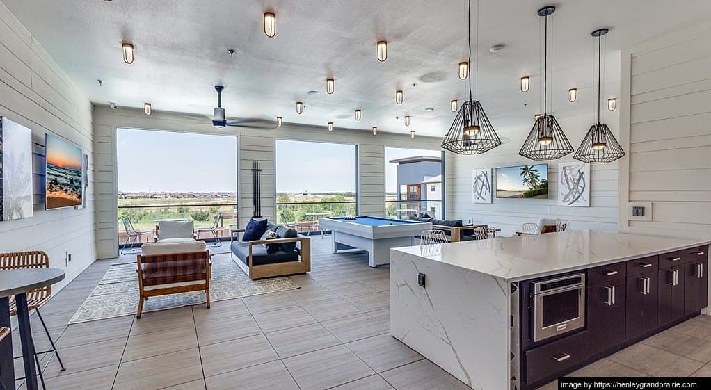 Grand Prairie Apartment: 3850 Double Oak Ave