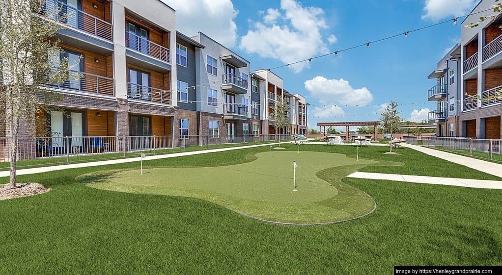 Grand Prairie Apartment: 3850 Double Oak Ave