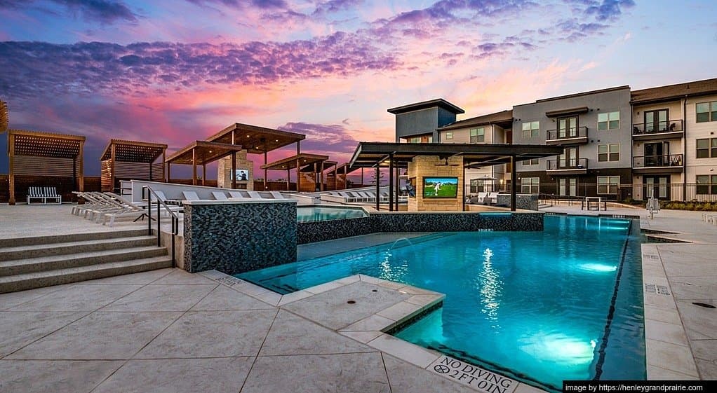Grand Prairie Apartment: 3850 Double Oak Ave