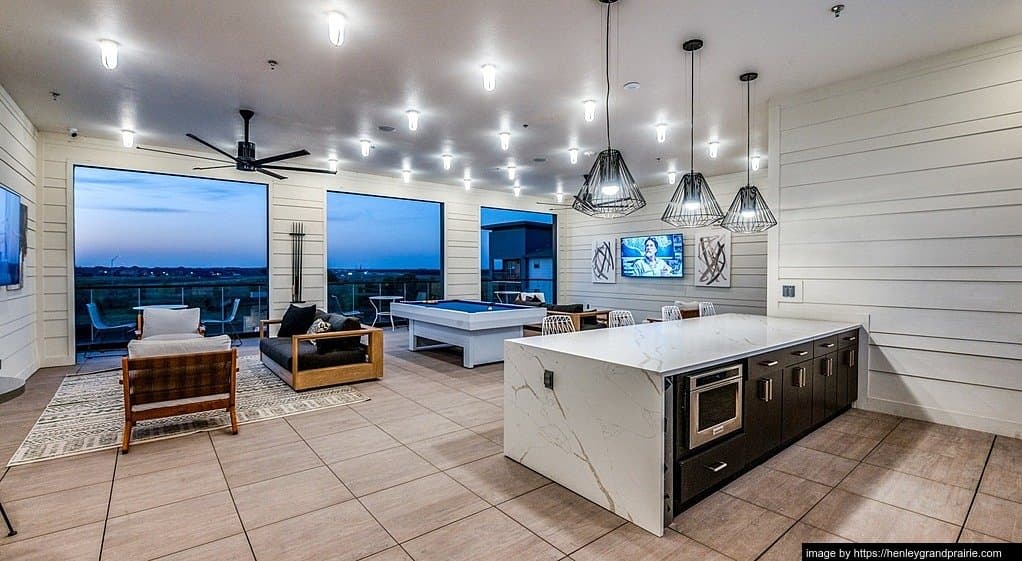 Grand Prairie Apartment: 3850 Double Oak Ave
