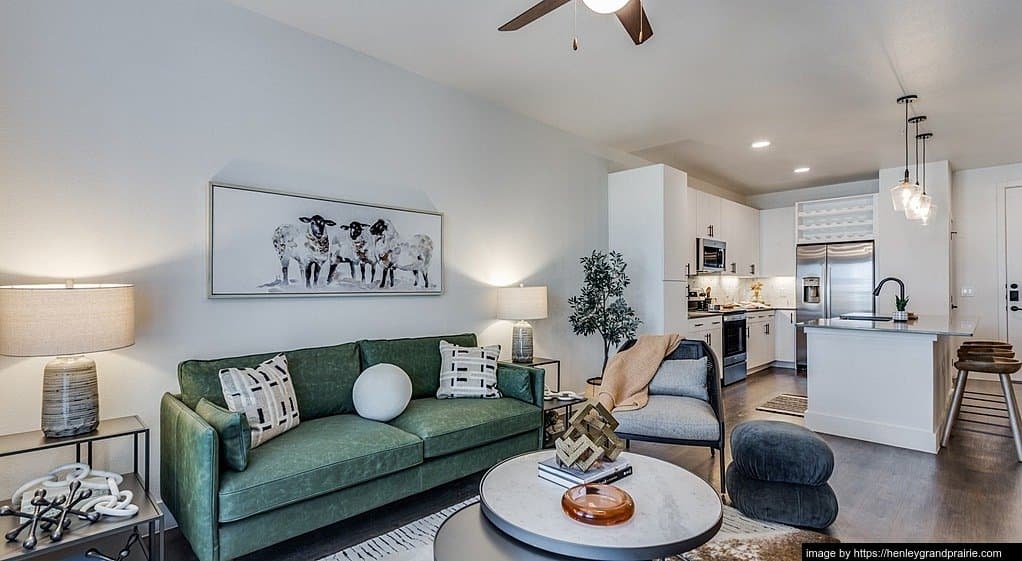 Grand Prairie Apartment: 3850 Double Oak Ave