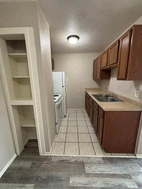 San Antonio Multiplex: 10910 Baltic