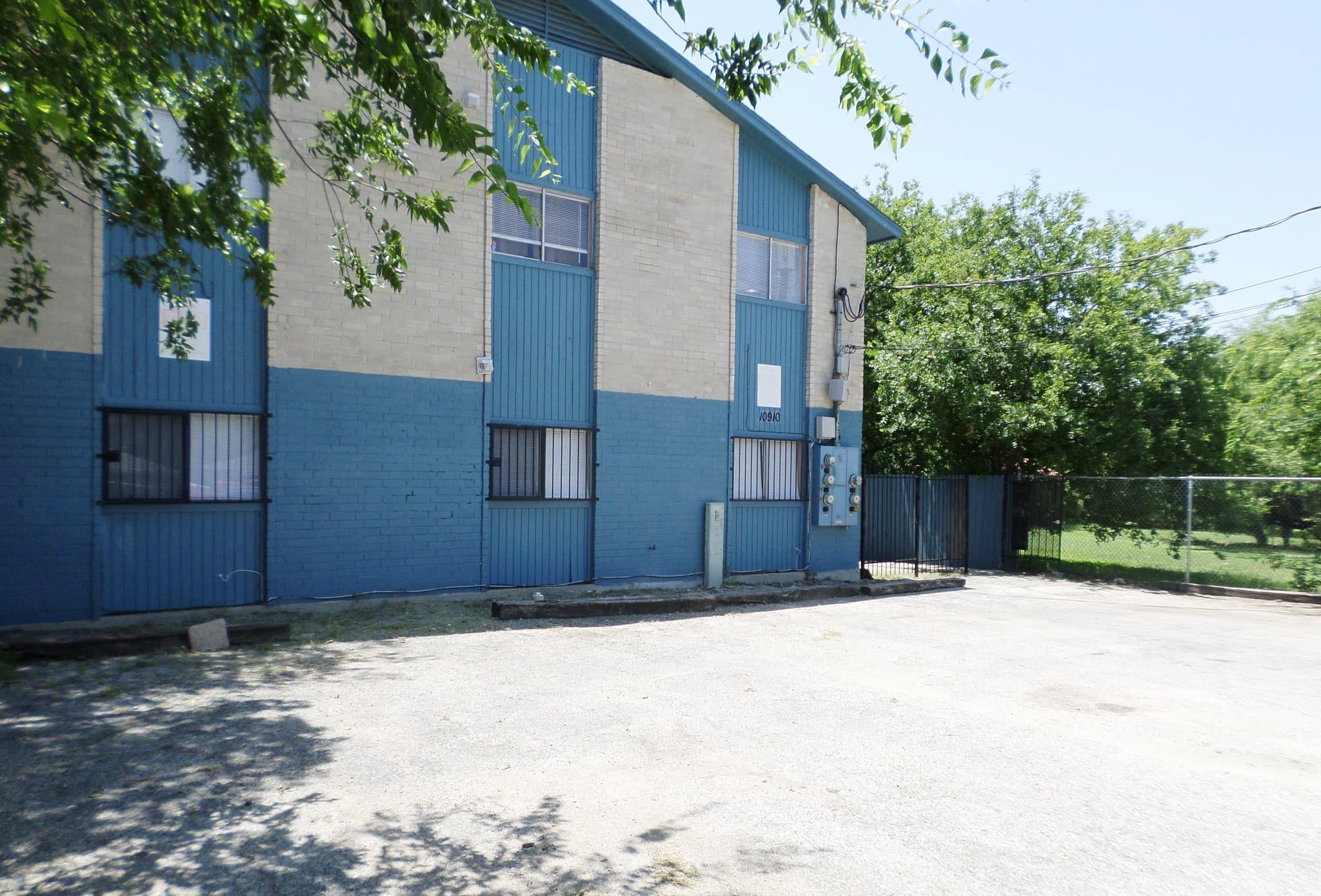 San Antonio Multiplex: 10910 Baltic