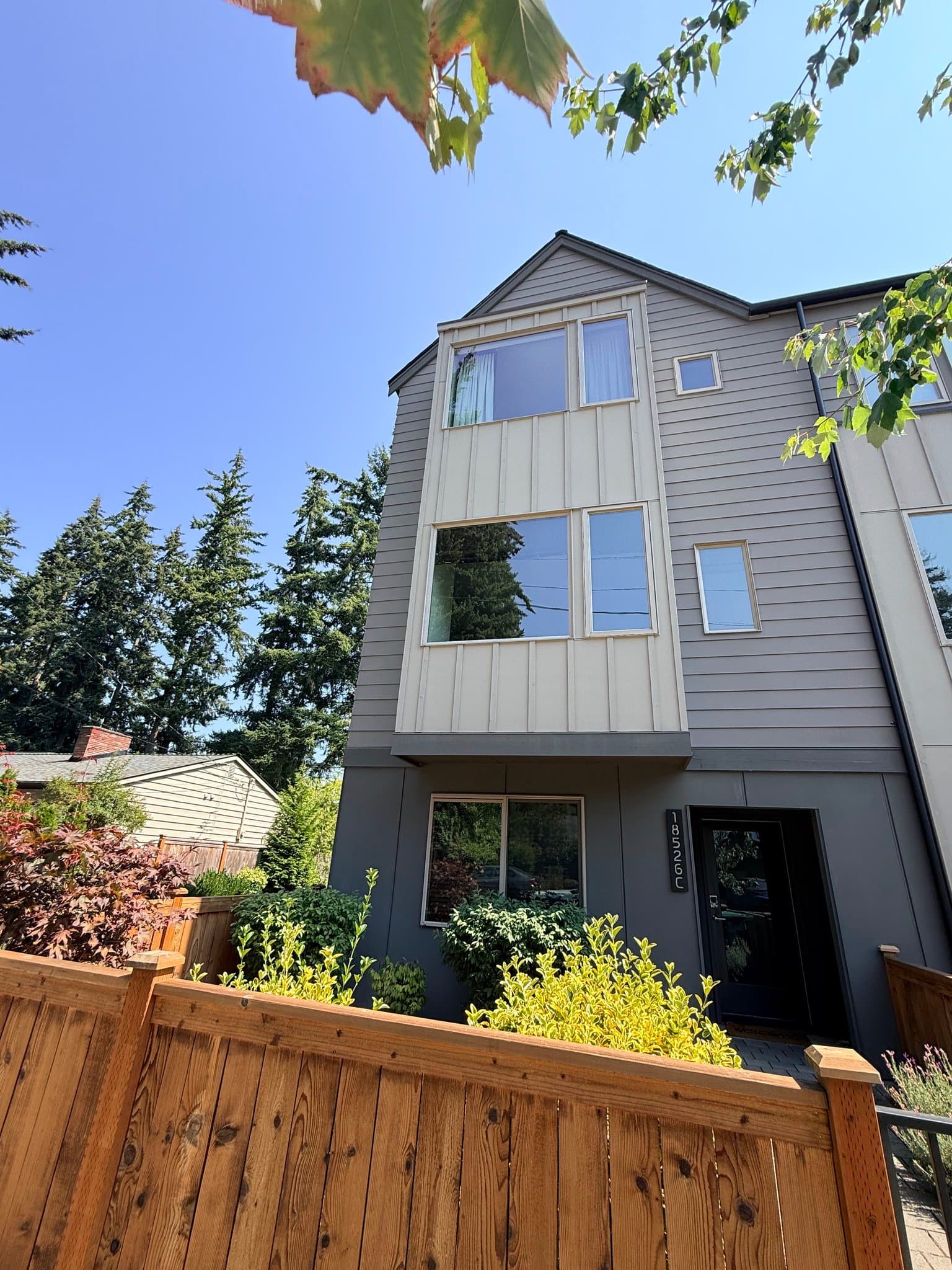 Shoreline Townhome: 18526 Densmore Ave N