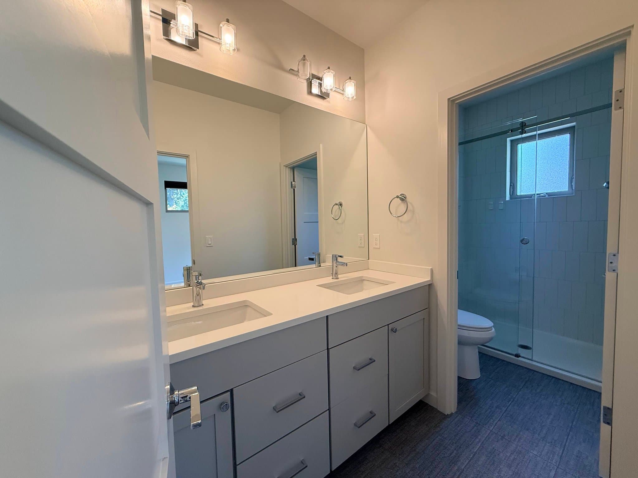 Shoreline Townhome: 18526 Densmore Ave N