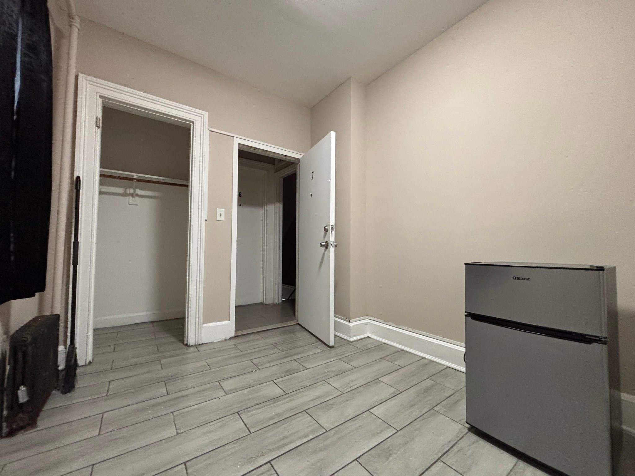 Elizabeth Single Room: 62 Dehart Pl