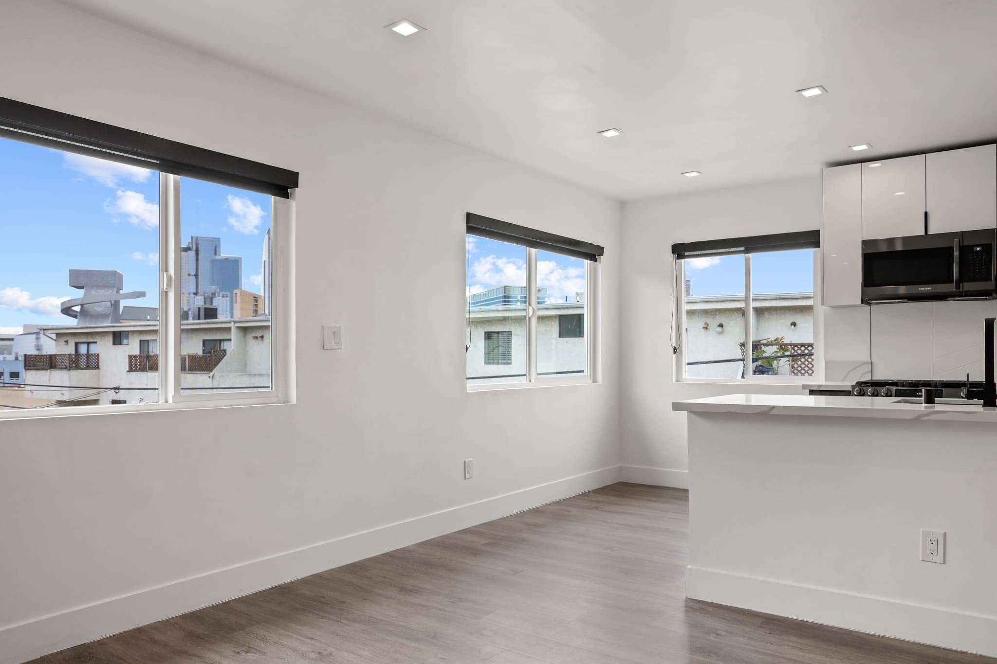 Los Angeles Apartment: 701 N Hill Place