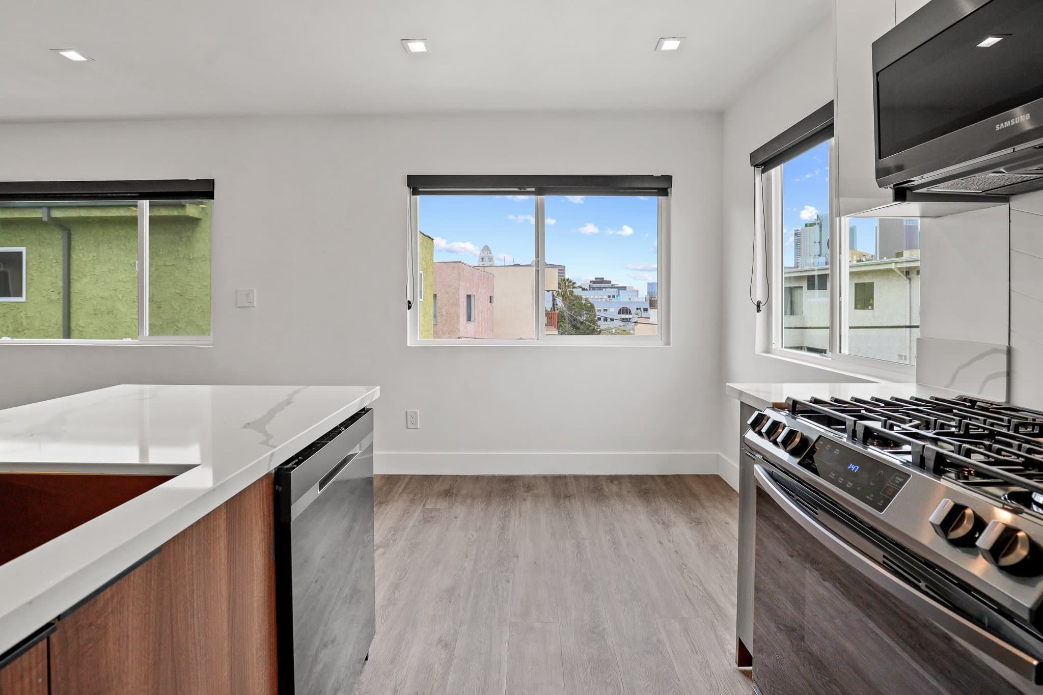 Los Angeles Apartment: 701 N Hill Place