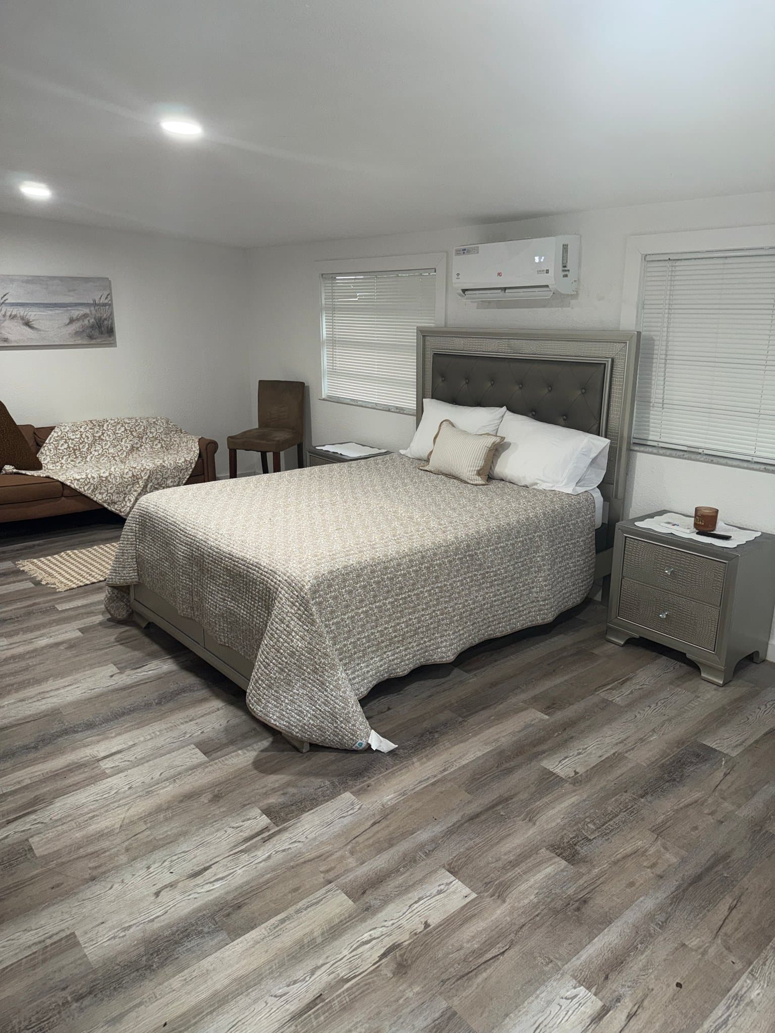 Pompano Beach Single Room: 1549 NE 30th Court