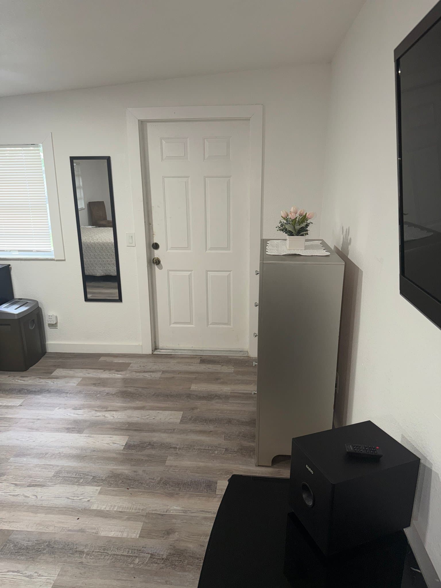 Pompano Beach Single Room: 1549 NE 30th Court