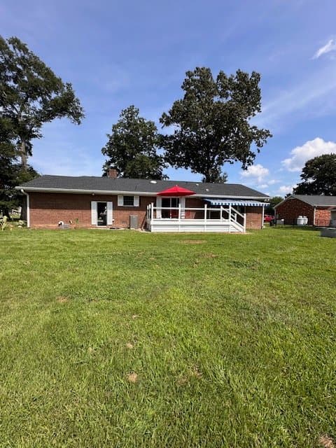 Colonial Beach House: 114 Sebastian Ave