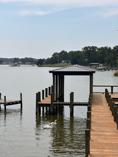 Colonial Beach House: 114 Sebastian Ave