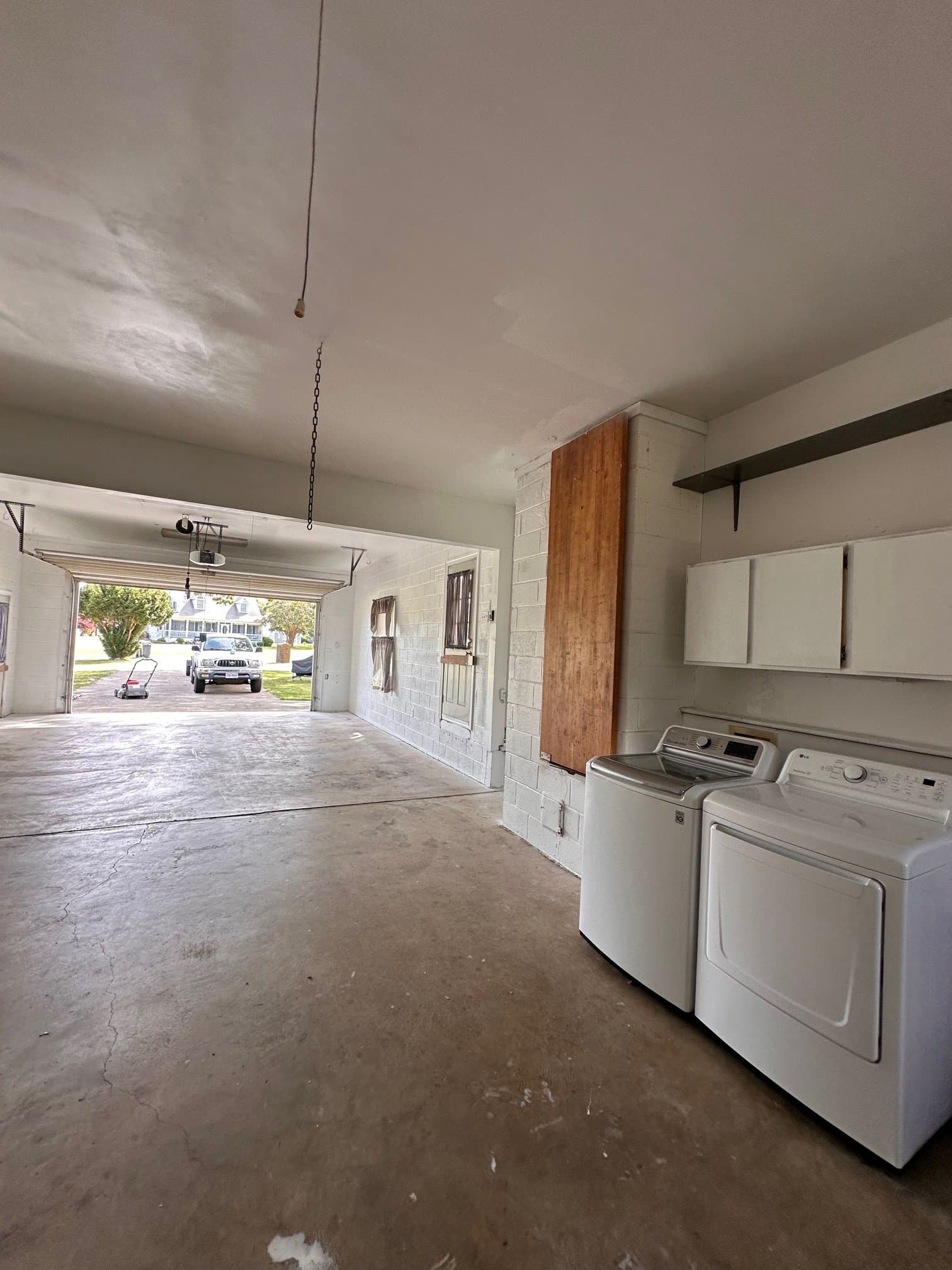 Colonial Beach House: 114 Sebastian Ave
