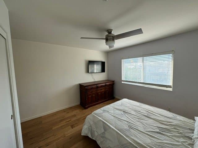 Ramona Single Room: 1337 Oak Village Dr