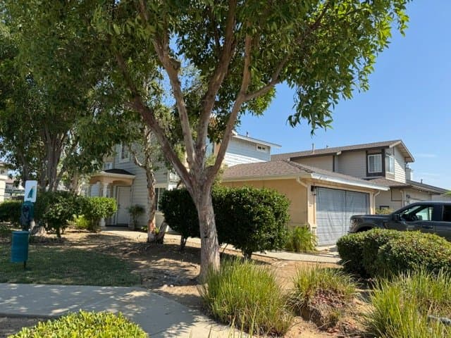 Ramona Single Room: 1337 Oak Village Dr