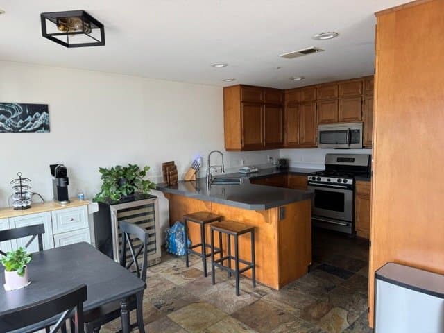 Ramona Single Room: 1337 Oak Village Dr