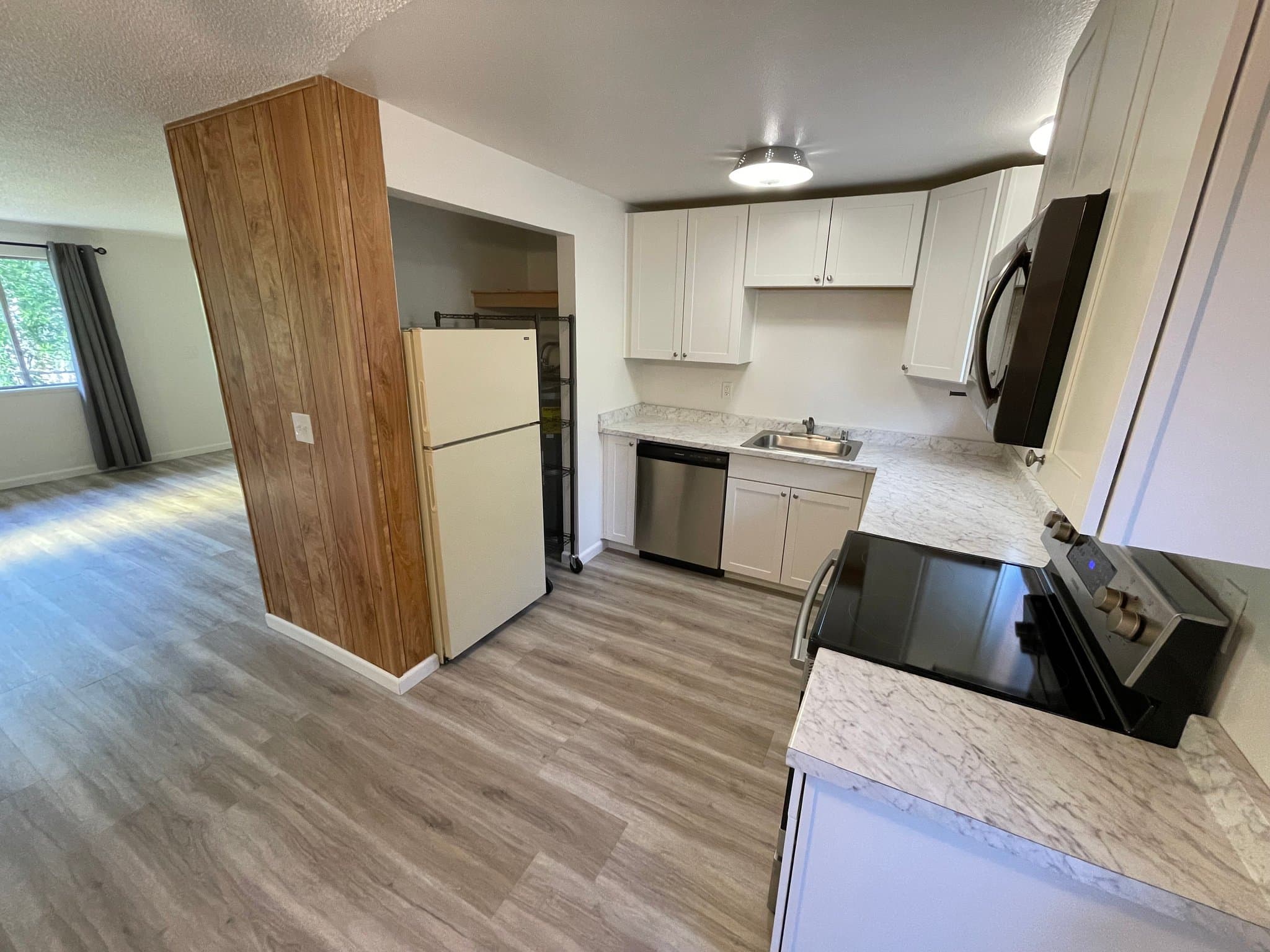 Vancouver Townhome: 2021 Thompson Ave