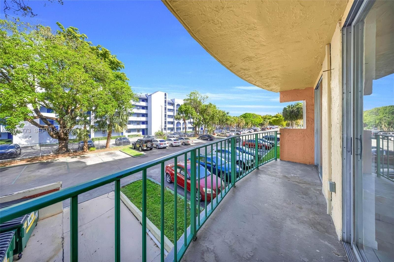 MIAMI Condo: 9360 Fontainebleau Blvd