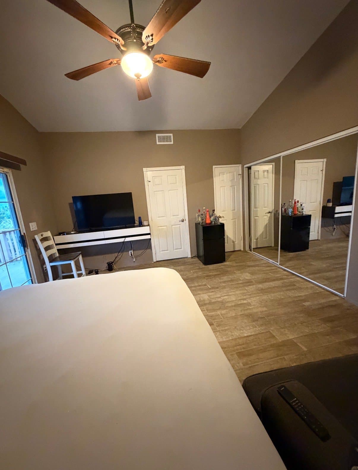 rancho cucamonga Single Room: 8247 jennet